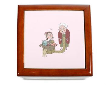 Dřevěná krabička Babička s vnučkou