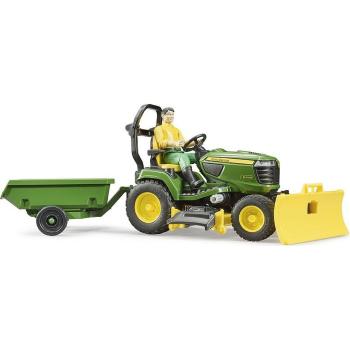 Bruder 62104 Zahradní traktůrek J.Deere s příslušenstvím a figurkou