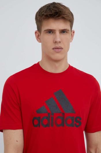 Bavlněné tričko adidas HE4796 červená barva, s potiskem