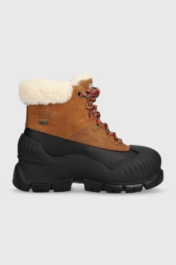 Boty UGG Adiroam Hiker hnědá barva, na plochém podpatku, zateplené, 1130851