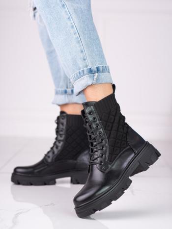Originální černé  kotníčkové boty dámské na plochém podpatku