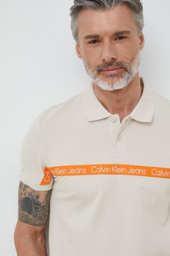 Polo tričko Calvin Klein Jeans béžová barva, s aplikací