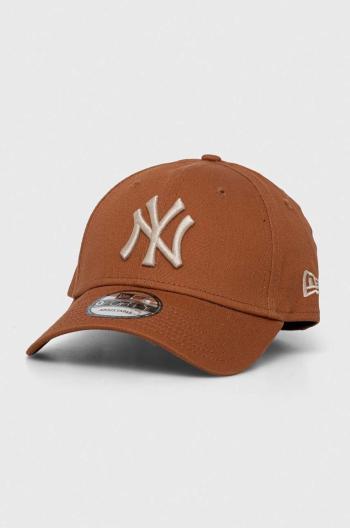 Bavlněná baseballová čepice New Era NEW YORK YANKEES hnědá barva, s aplikací