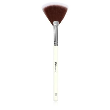 Dermacol Accessories Master Brush štětec na rozjasňovač D59 1 ks