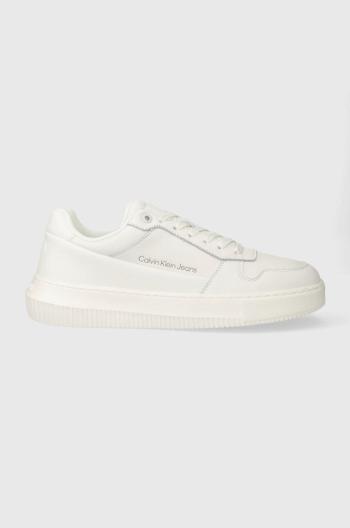 Sneakers boty Calvin Klein Jeans CHUNKY CUPSOLE LOW LTH IN SAT bílá barva, YM0YM00873