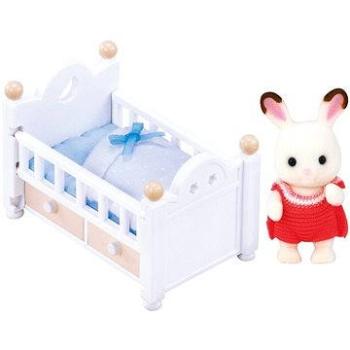 Sylvanian Families Nábytek chocolate králíků – baby králík v postýlce (5054131050170)