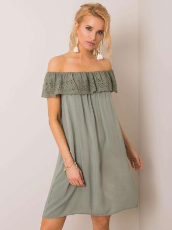 DÁMSKÉ ZELENÉ ŠATY S ODHALENÝMI RAMENY TW-SK-BI-80827.30-KHAKI Velikost: M