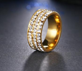 Ziskoun Zlatý prsten z chirurgické oceli s malými zirkony čiré barvy- 8 mm SR000045 Velikost: 9