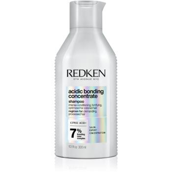 Redken Acidic Bonding Concentrate posilující šampon pro slabé vlasy 300 ml