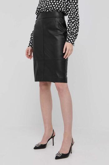 Kožená sukně Boss černá barva, mini, jednoduchý