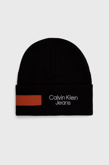 Bavlněná čepice Calvin Klein Jeans černá barva, z husté pleteniny