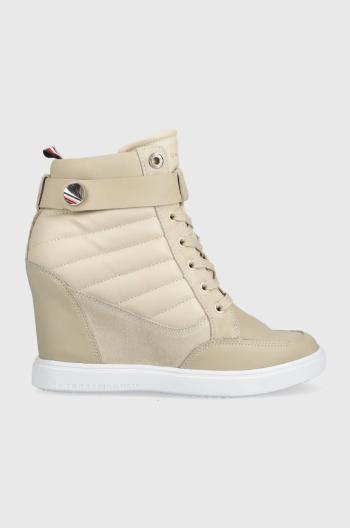 Nízké kozačky Tommy Hilfiger Wedge Sneaker Boot béžová barva, na klínku