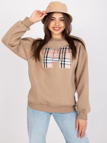 TMAVĚ BÉŽOVÁ MIKINA ELIZA S KÁROVANÝM PÍSMENEM "M" -EM-BL-U617.95 DARK BEIGE Velikost: ONE SIZE