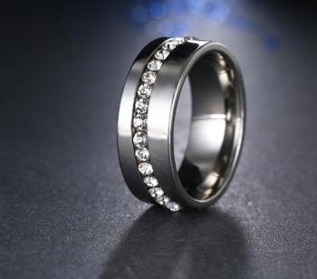 Ziskoun Stříbrný prsten z chirurgické oceli se zirkony- Twisted style SR000040 Velikost: 8