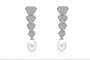 Gaura Pearls Stříbrné perlové náušnice se zirkony Gaura Pearls SK18226E