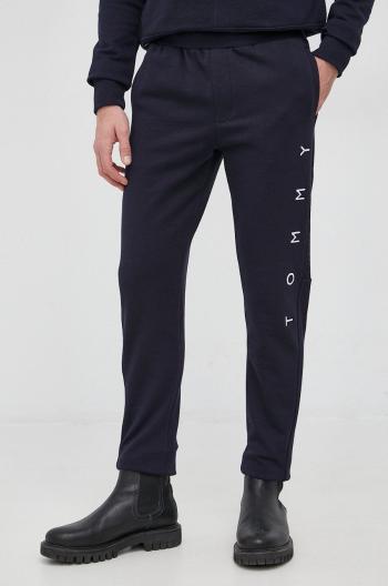 Bavlněné kalhoty Tommy Hilfiger pánské, tmavomodrá barva, s aplikací