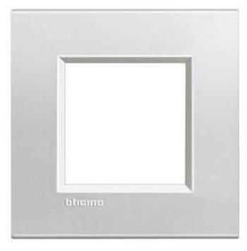 Legrand rám Living&Light stříbrná LNA4802AG