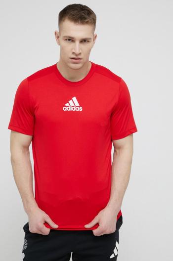 Tréninkové tričko adidas GM4318 červená barva, hladký