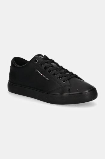 Kožené tenisky Tommy Hilfiger TH HI VULC CORE LOW LEATHER ESS pánské, černá barva, FM0FM05041