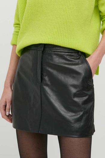 Kožená sukně MAX&Co. černá barva, mini, pouzdrová