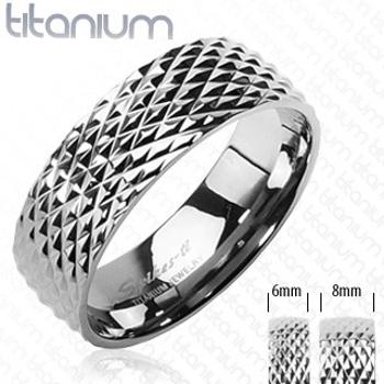 Titanový snubní prsten vzor hadí kůže - Velikost: 68