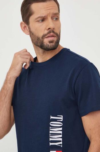 Bavlněné tričko Tommy Jeans tmavomodrá barva, s aplikací, DM0DM18295