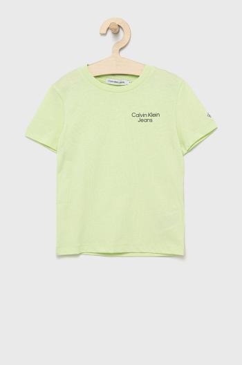 Dětské bavlněné tričko Calvin Klein Jeans zelená barva, s potiskem
