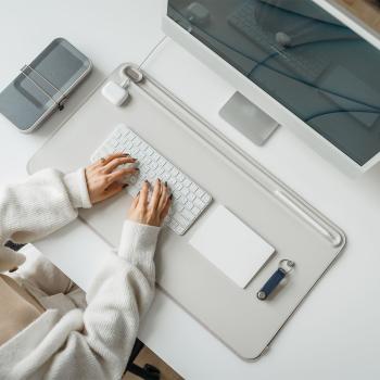 Kancelářská podložka Orbitkey Desk Mat Medium – Stone