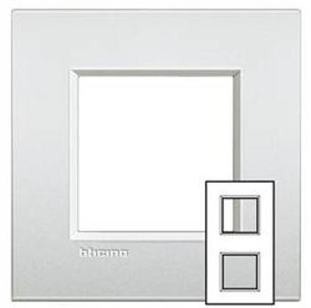 Legrand rám Living&Light bílá LNE4802M2PR