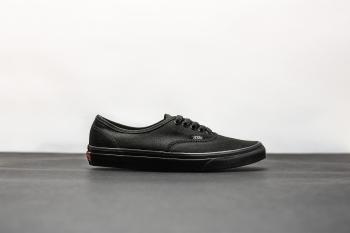 UA Authentic 37 Black/Black