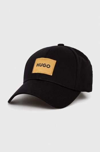 Bavlněná baseballová čepice HUGO černá barva, s aplikací