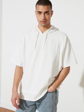 Bílé pánské tričko s kapucí Trendyol