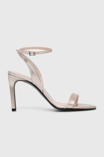 Kožené sandály Calvin Klein HEEL SANDAL 90 PEARL zlatá barva, HW0HW02026