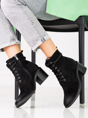 Exkluzívní černé  kotníčkové boty dámské na širokém podpatku