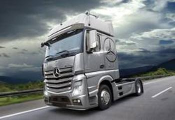 Model tahače, stavebnice Italeri Mercedes Benz Actros MP4 Gigaspace 510003905, 1:24