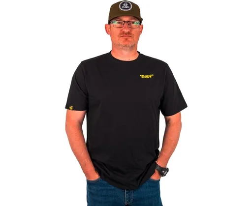 Black Cat Triko Chase Dreams Black Tee - XL,Black Cat Triko Chase Dreams Black Tee - XL