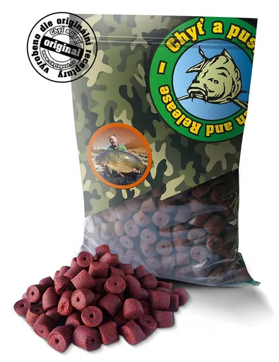Chyť a pusť Pelety Robin Red original carp s dírou 900g,Chyť a pusť Pelety Robin Red original carp s dírou 900g