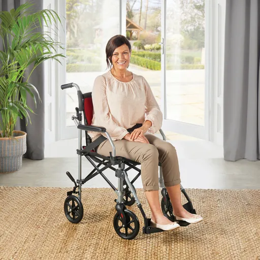 Lehký invalidní vozík