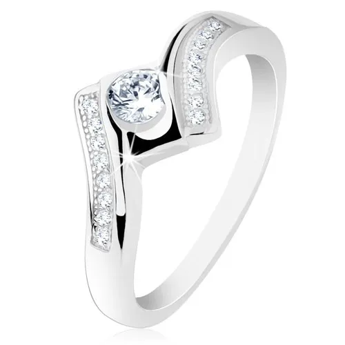 Stříbrný prsten 925, širší zatočená ramena, lesklý čtverec, čiré zirkonky - Velikost: 51