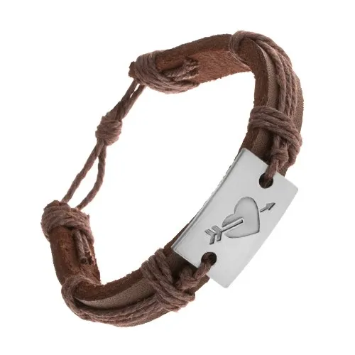 Tmavě hnědý kožený náramek se šňůrkami, obdélník s vyrytým srdcem a šípem