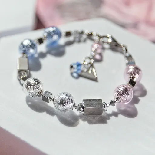 Lampglas Něžný náramek Frost Bloom Blush s ryzím stříbrem v perlách Lampglas BER6
