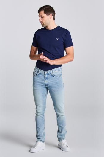 DŽÍNY GANT D1. MAXEN GANT RETRO SHIELD JEANS LIGHT BLUE WORN IN