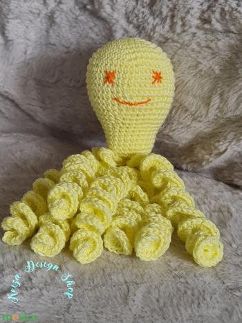 Kézműves horgolt kabalafigura - Polipka (Vanilla)