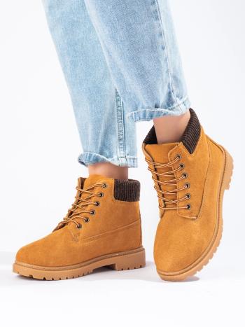 Módne členkové topánky béžové dámske na plochom podpätku