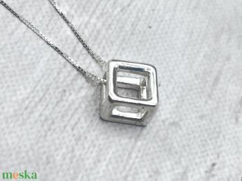Kocka nyaklánc