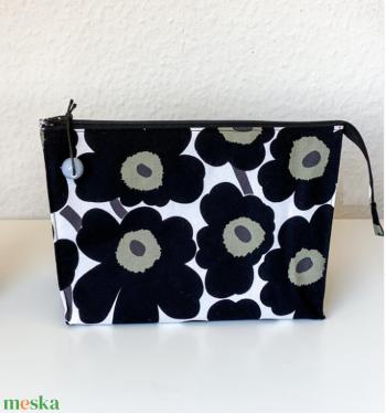 Retro mintás kozmetikai táska  - táskarendező- KÖZEPES méretű - BLACK POPPIES