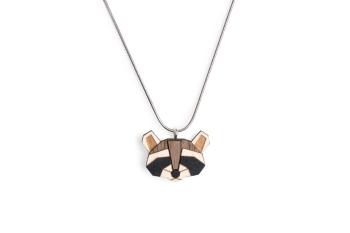 Dřevěný přívěsek BeWooden Raccoon Pendant na krk s řetízkem zdarma