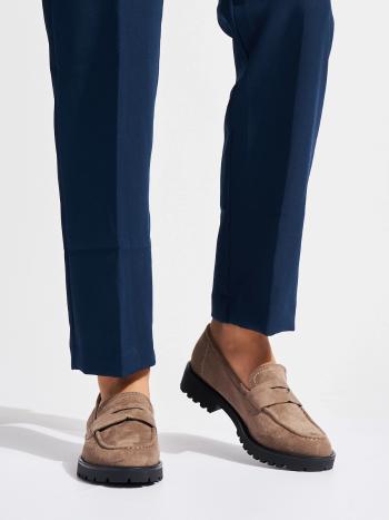 Štýlové béžové dámske mokasíny na platforme