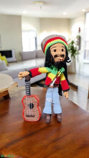 Amigurumi technikával horgolt Bob Marley énekes