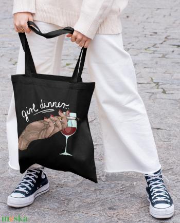 Pamut vászontáska "girl dinner..." grafikával